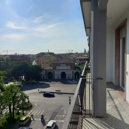 Casa Porta Vescovo 12 *